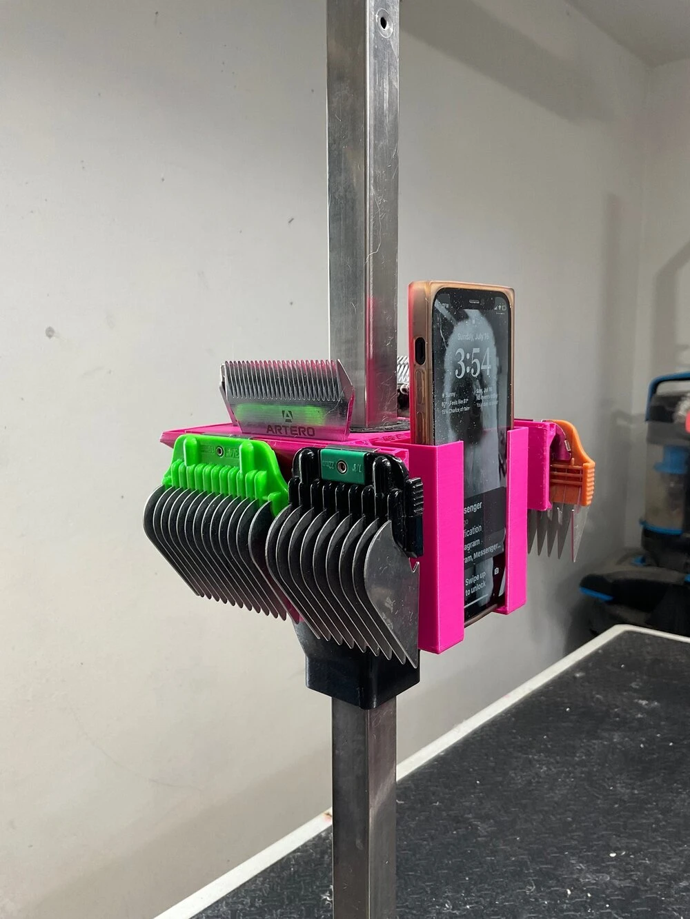 Vanity Fur Kliphone Caddy - Jolly Purple 4 Vanity Fur Kliphone Caddy - Jolly Purple - Image 2