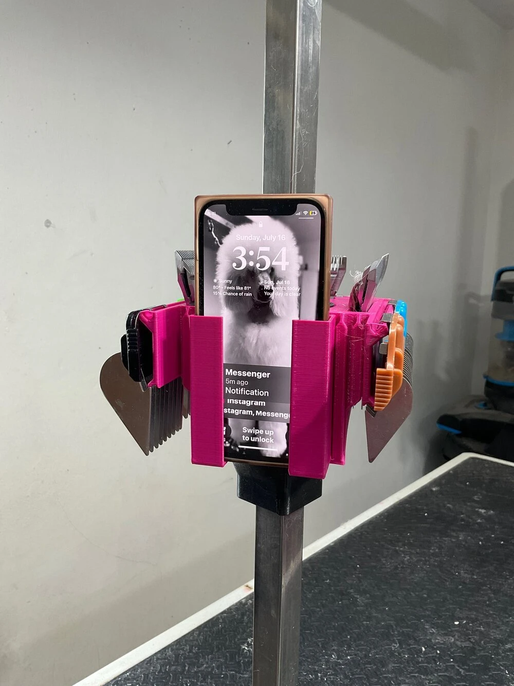 Vanity Fur Kliphone Caddy - Jolly Purple 5 Vanity Fur Kliphone Caddy - Jolly Purple - Image 3